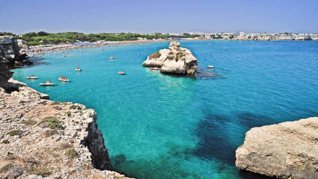 spiaggia e scogliera di Torre dell'Orso